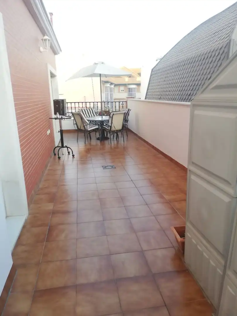 Terrasse von Dachboden zur Miete in Huelva mit Klimaanlage, Terrasse und Möbliert