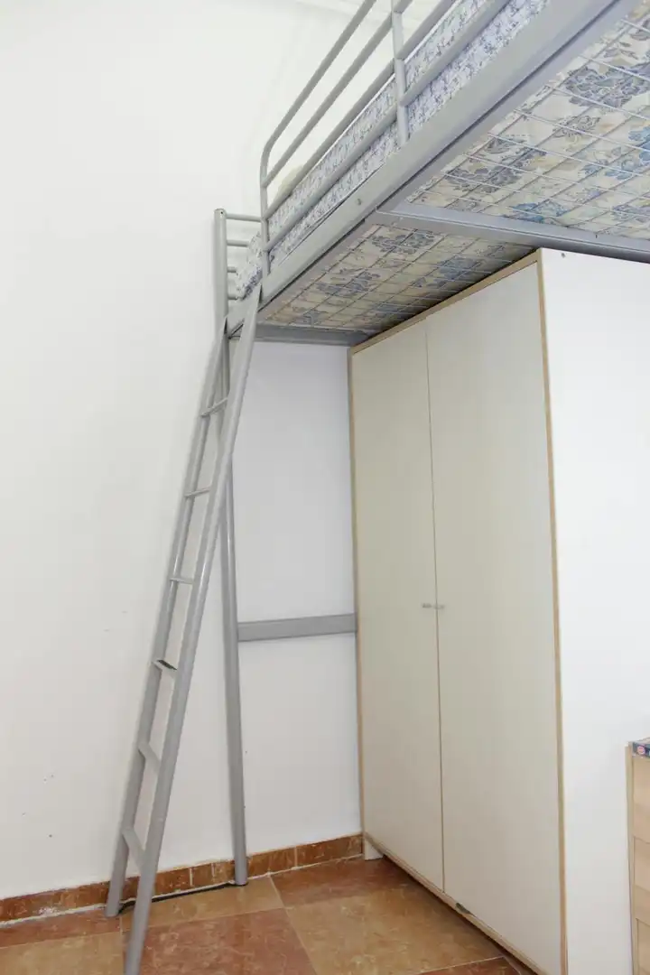 Schlafzimmer von Wohnung zur untervermieten in  Sevilla Capital mit Klimaanlage, Möbliert und Waschmaschine