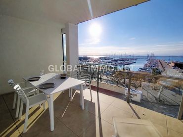 Apartamento con ascensor en venta en Avinguda de Rhode