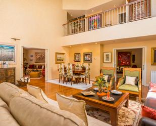 Living room of Single-family semi-detached for sale in  Madrid Capital  with Air Conditioner, Heating and Storage room