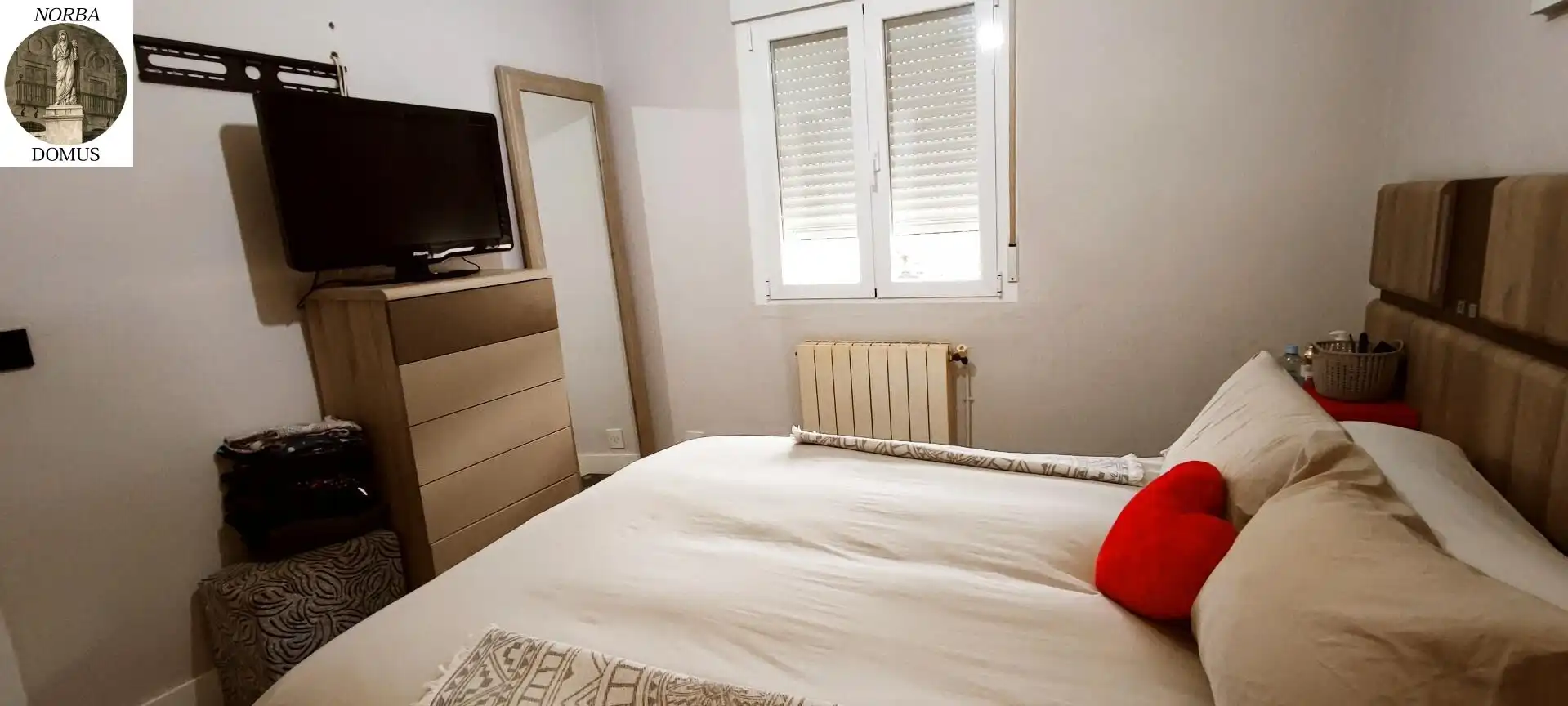 Dormitori de Casa o xalet en venda en Navalmoral de la Mata amb Aire condicionat, Calefacció i Terrassa