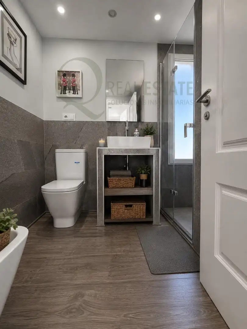 Bathroom of Flat for sale in El Campello  with Air Conditioner, Heating and Private garden