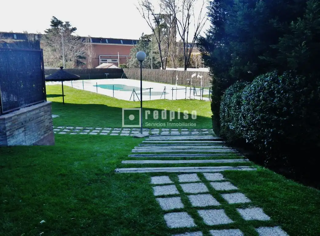 Garden of Flat for rent in Madrid  with Air Conditioner, Heating and Private garden