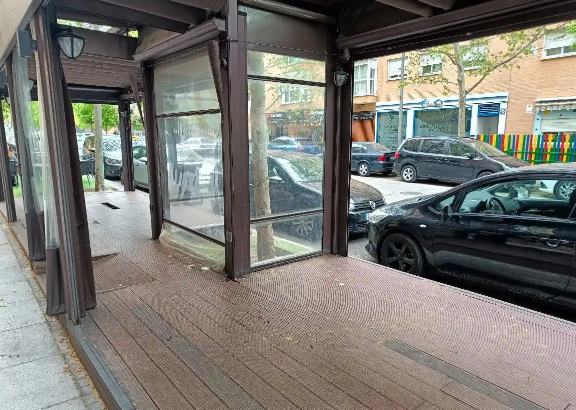 Terrassa de Local en venda en Madrid