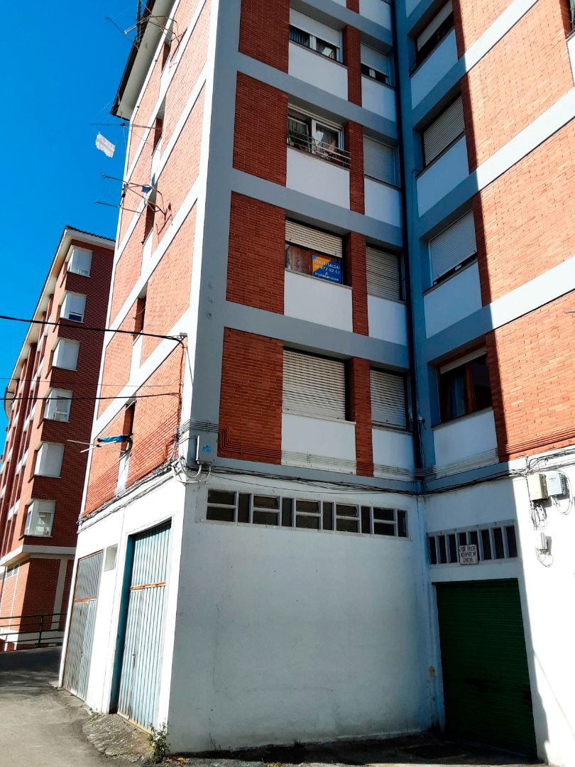 Vista exterior de Piso en venta en Laudio / Llodio