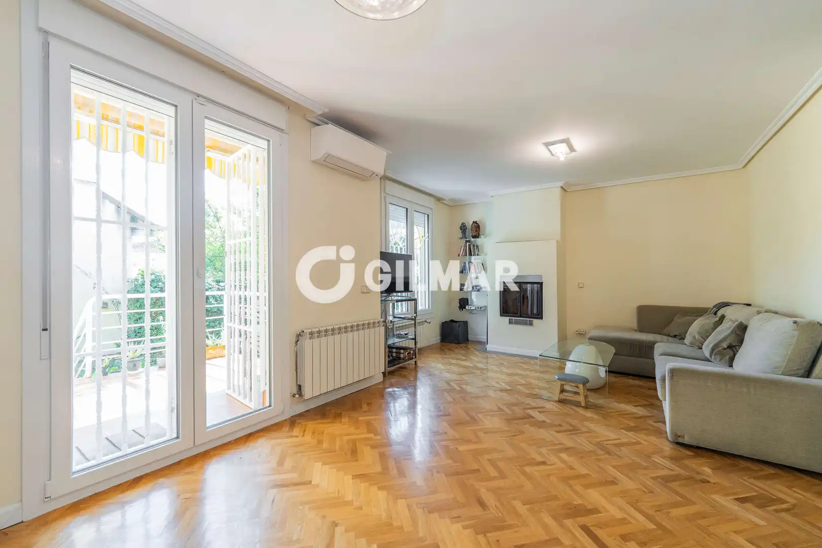 Living room of Detached homes for sale in Madrid  with Heating and Private garden