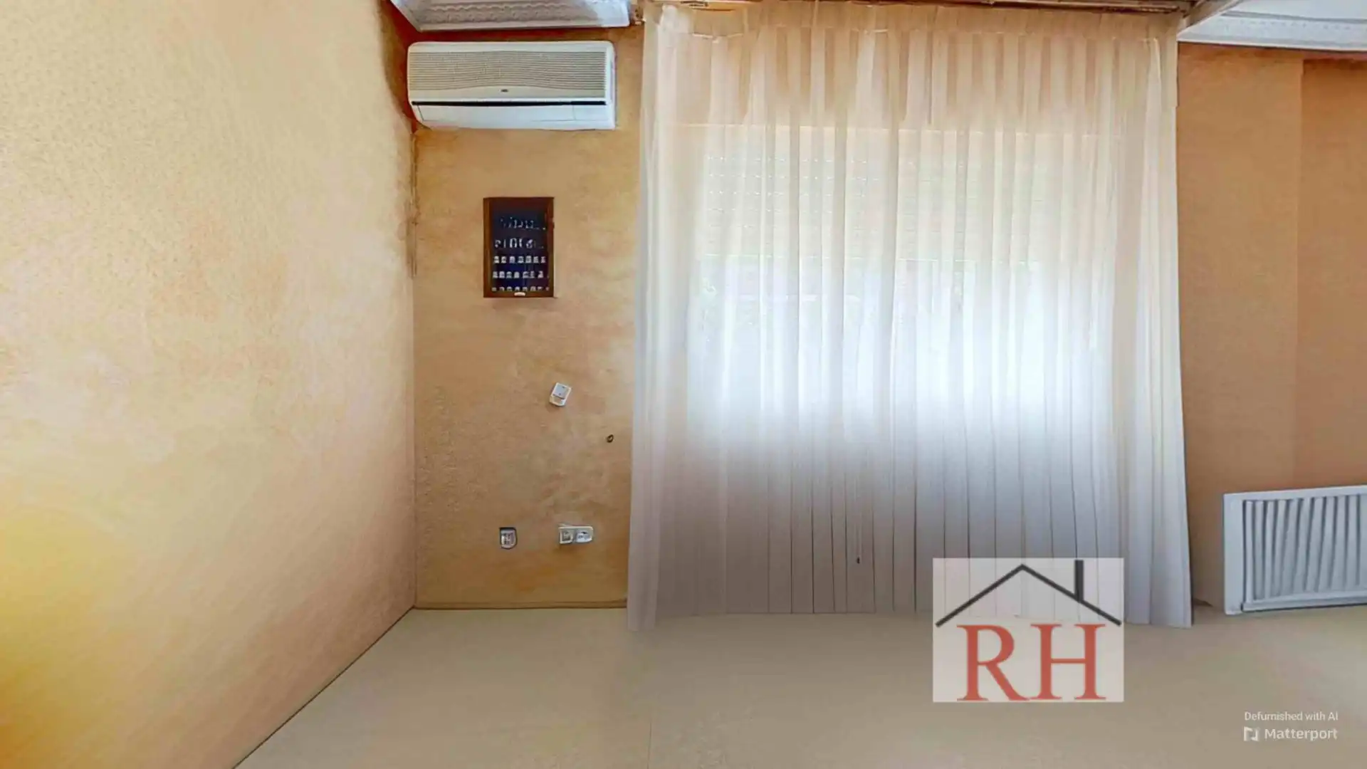 Habitación de Casa adosada en venta en Alcalá de Henares con Aire acondicionado, Calefacción y Jardín privado