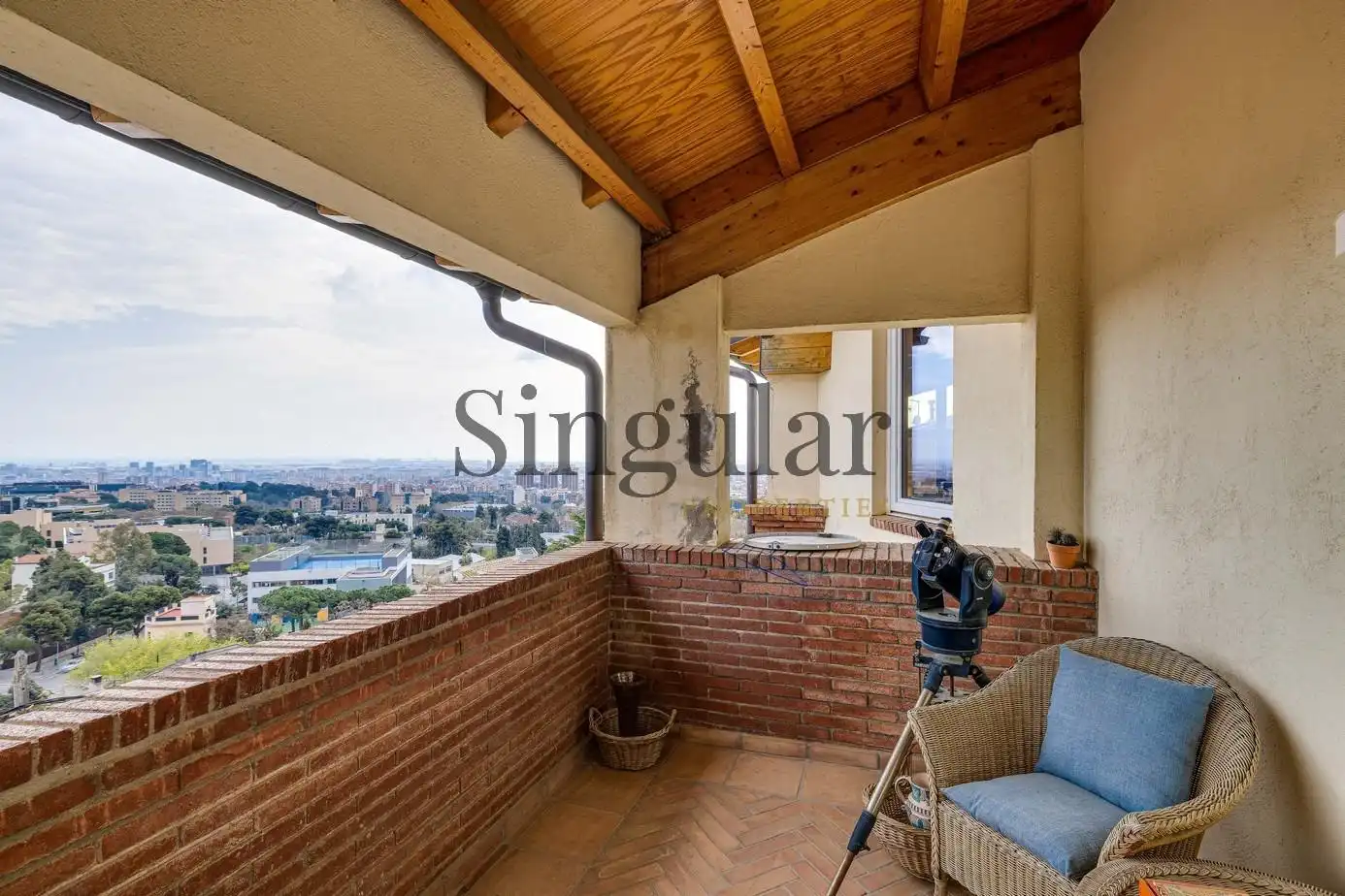 Terrassa de Casa o xalet en venda en Esplugues de Llobregat amb Calefacció, Piscina i Jacuzzi