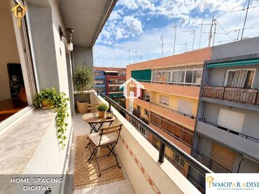 Piso con balcón en venta en Pasaje PENALVA
