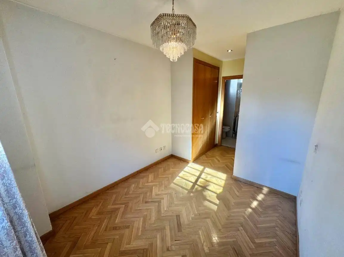 Bedroom of Flat for sale in Madrid  with Heating and Community pool