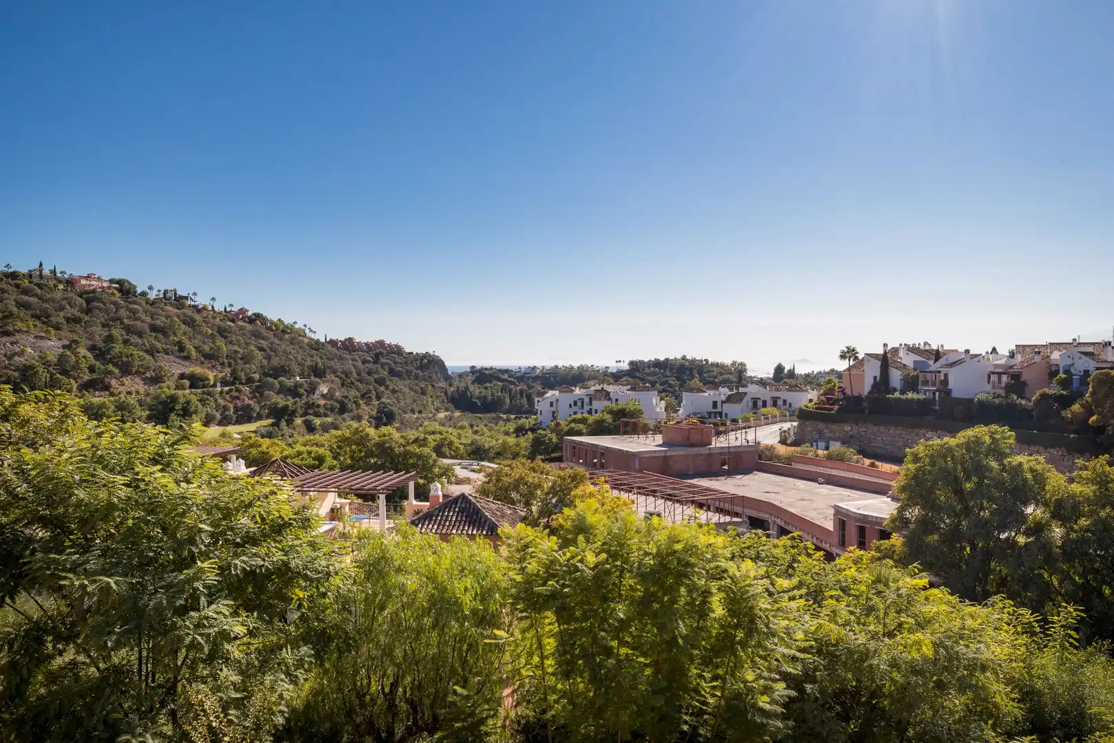 Außenansicht von Maisonette zur Miete in Benahavís mit Klimaanlage, Heizung und Privatgarten