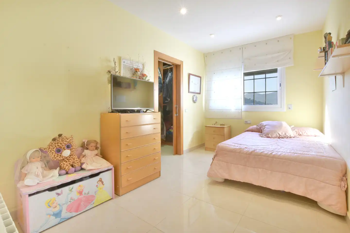 Habitación de Casa o chalet en venta en Sant Fost de Campsentelles con Aire acondicionado, Calefacción y Jardín privado