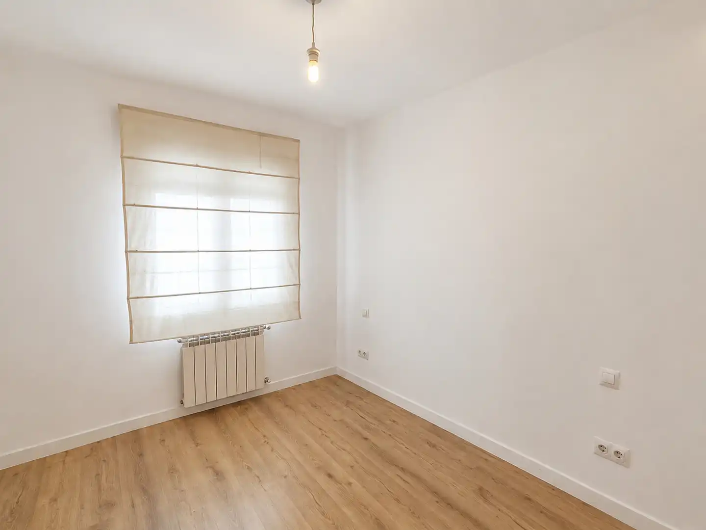Habitación de Piso en venta en Madrid con Calefacción, Terraza y Horno