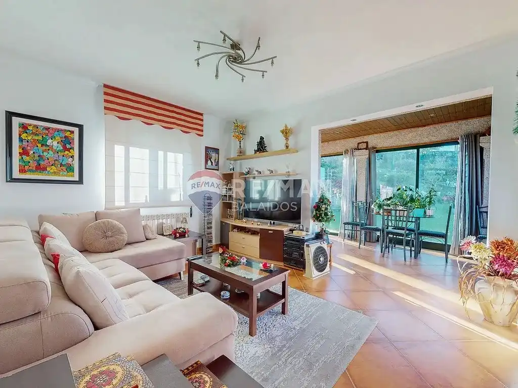 Living room of Houses for sale in Vigo   with Heating, Private garden and Parquet flooring