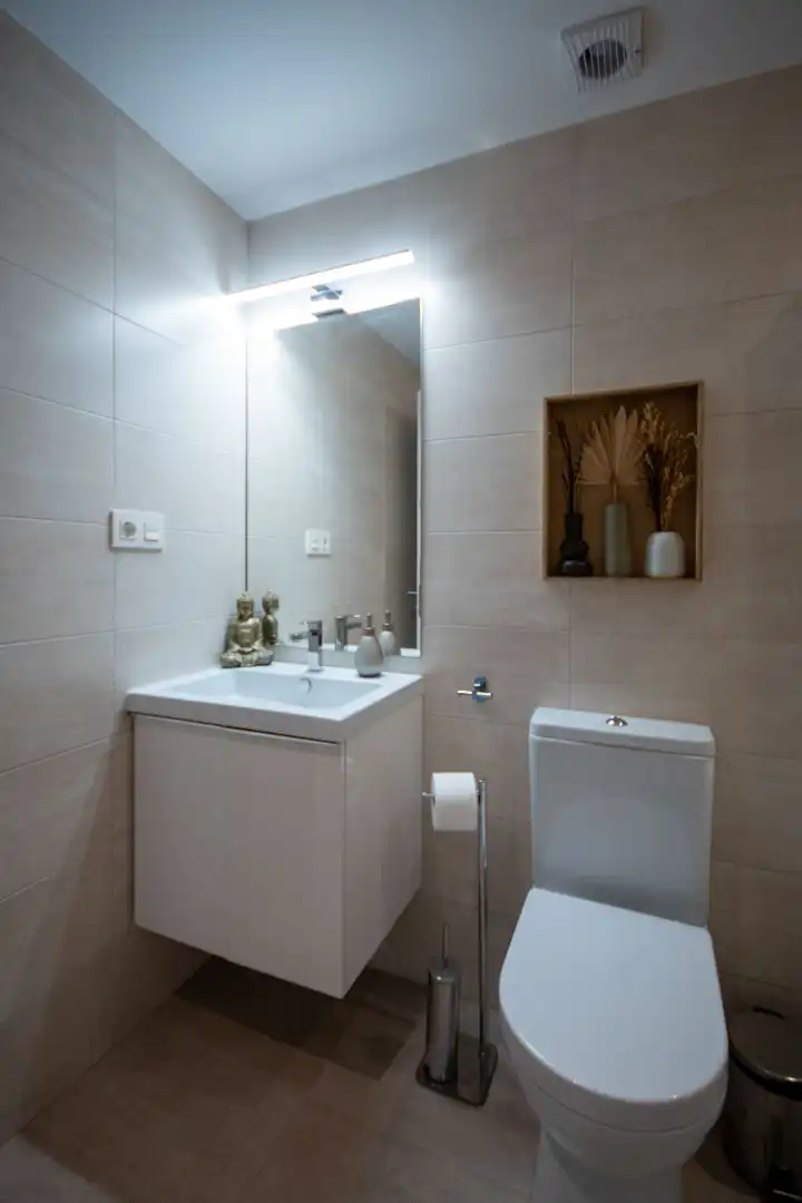 Baño de Piso en venta en Mijas con Aire acondicionado, Jardín privado y Terraza