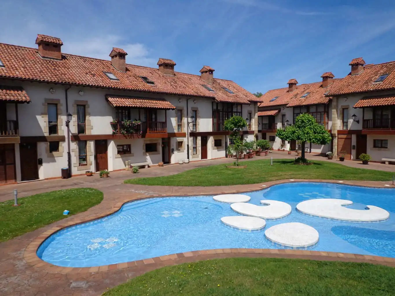 Piscina de Casa o xalet de lloguer en Ribamontán al Mar amb Aire condicionat, Jardí privat i Parquet