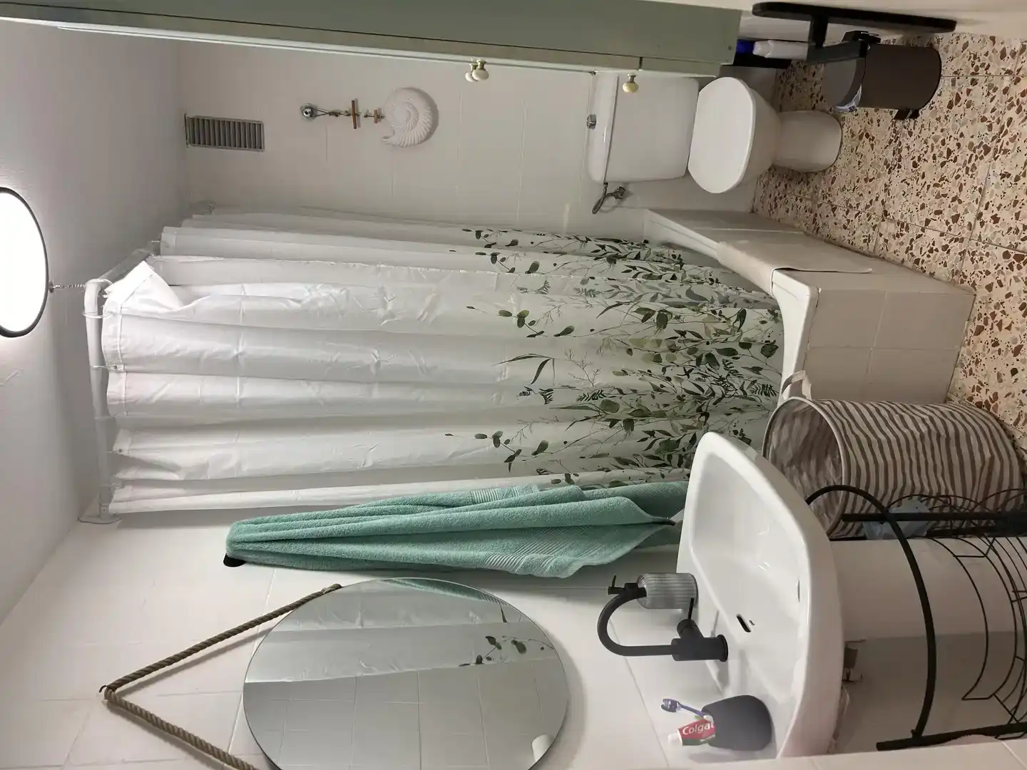 Badezimmer von Wohnung zur Miete in Torrevieja mit Klimaanlage und Balkon