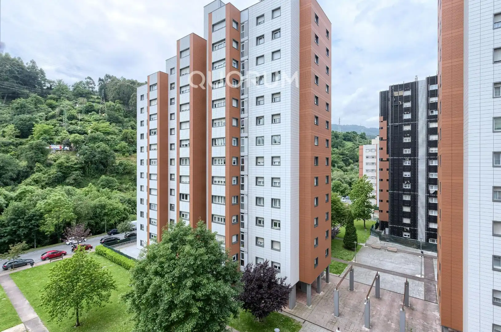 Vista exterior de Piso en venta en Barakaldo  con Calefacción, Jardín privado y Trastero