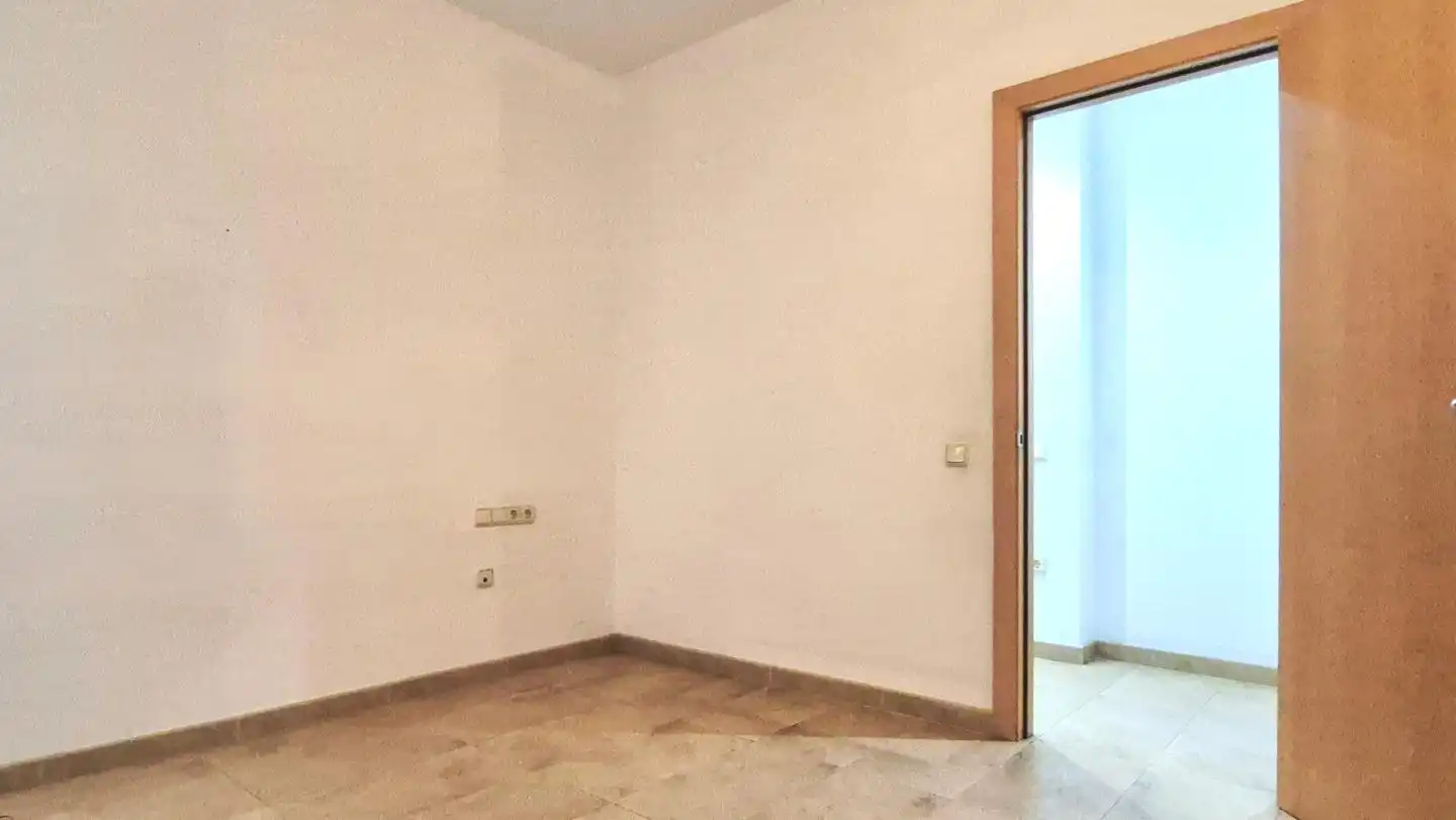 Piso en venta en Terrassa con Calefacción y Balcón