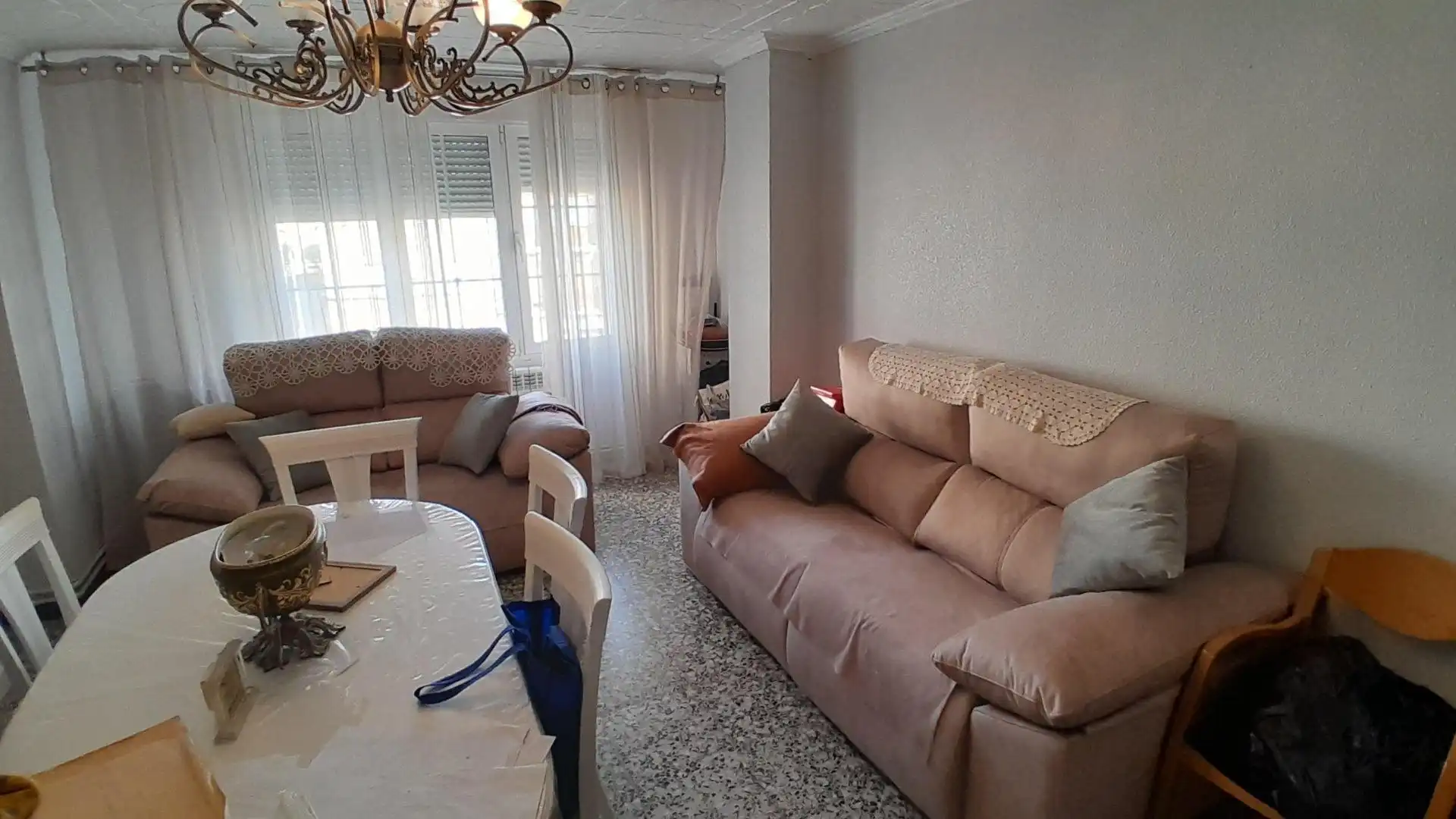 Sala d'estar de Pis en venda en Yecla amb Calefacció, Traster i Moblat