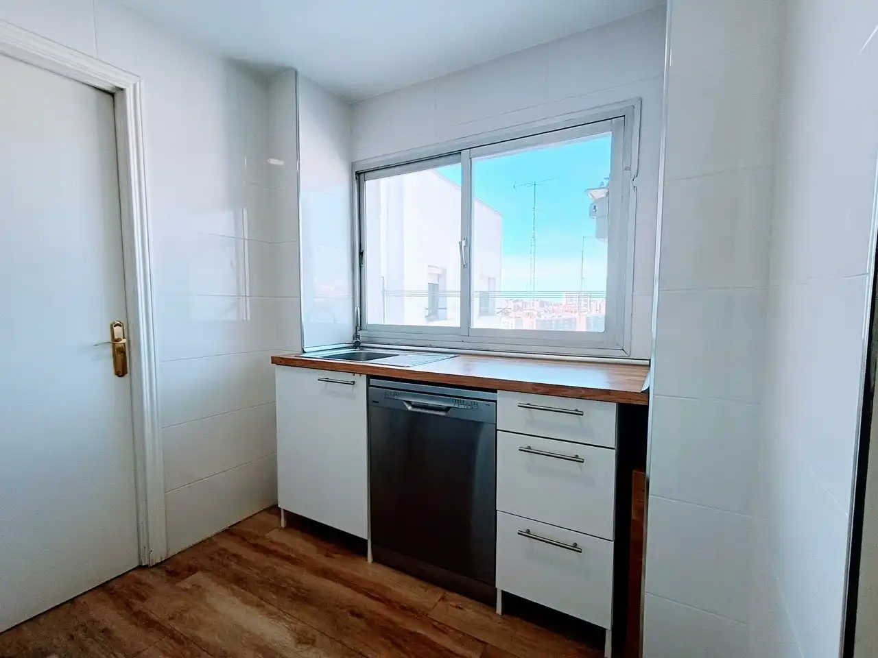 Cocina de Ático de alquiler en Madrid con Aire acondicionado, Calefacción y Parquet