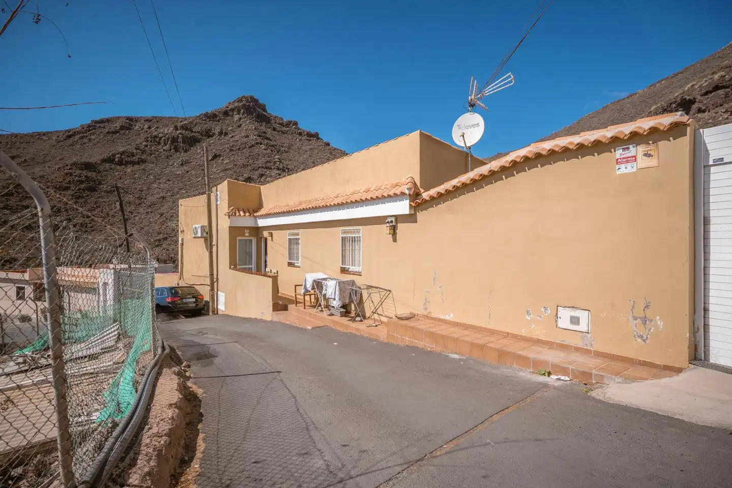 Vista exterior de Finca rústica en venda en Santiago del Teide amb Jardí privat i Terrassa
