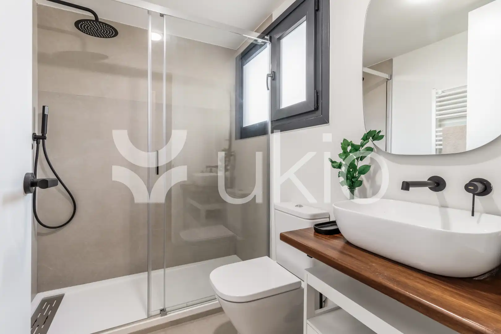 Badezimmer von Wohnung zur Miete in Madrid mit Klimaanlage, Heizung und Möbliert