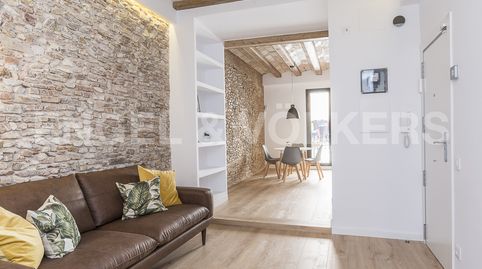 Carácter, diseño y ubicación piso reformado en Ciutat Vella