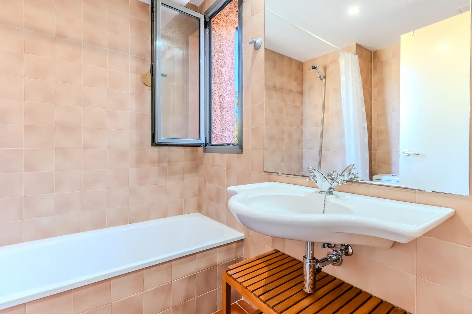Baño de Piso en venta en L'Ametlla de Mar  con Aire acondicionado, Calefacción y Terraza