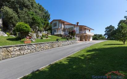 Vista exterior de Casa o xalet en venda en Arnuero amb Terrassa i Balcó