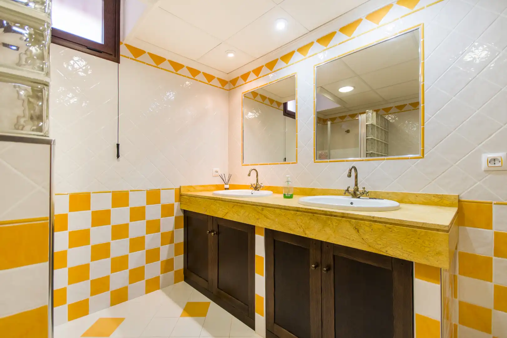 Bathroom of Houses for sale in Aranjuez  with Air Conditioner, Heating and Private garden