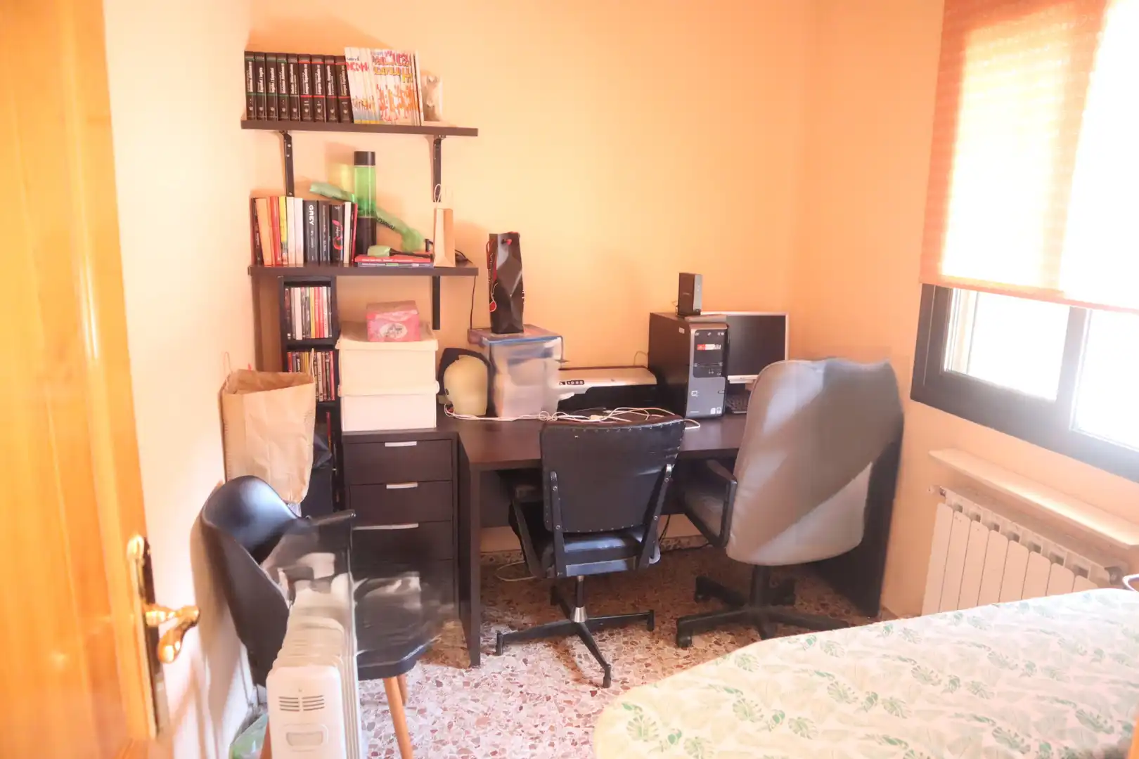 Dormitori de Casa o xalet en venda en Cerdanyola del Vallès amb Calefacció, Terrassa i Traster