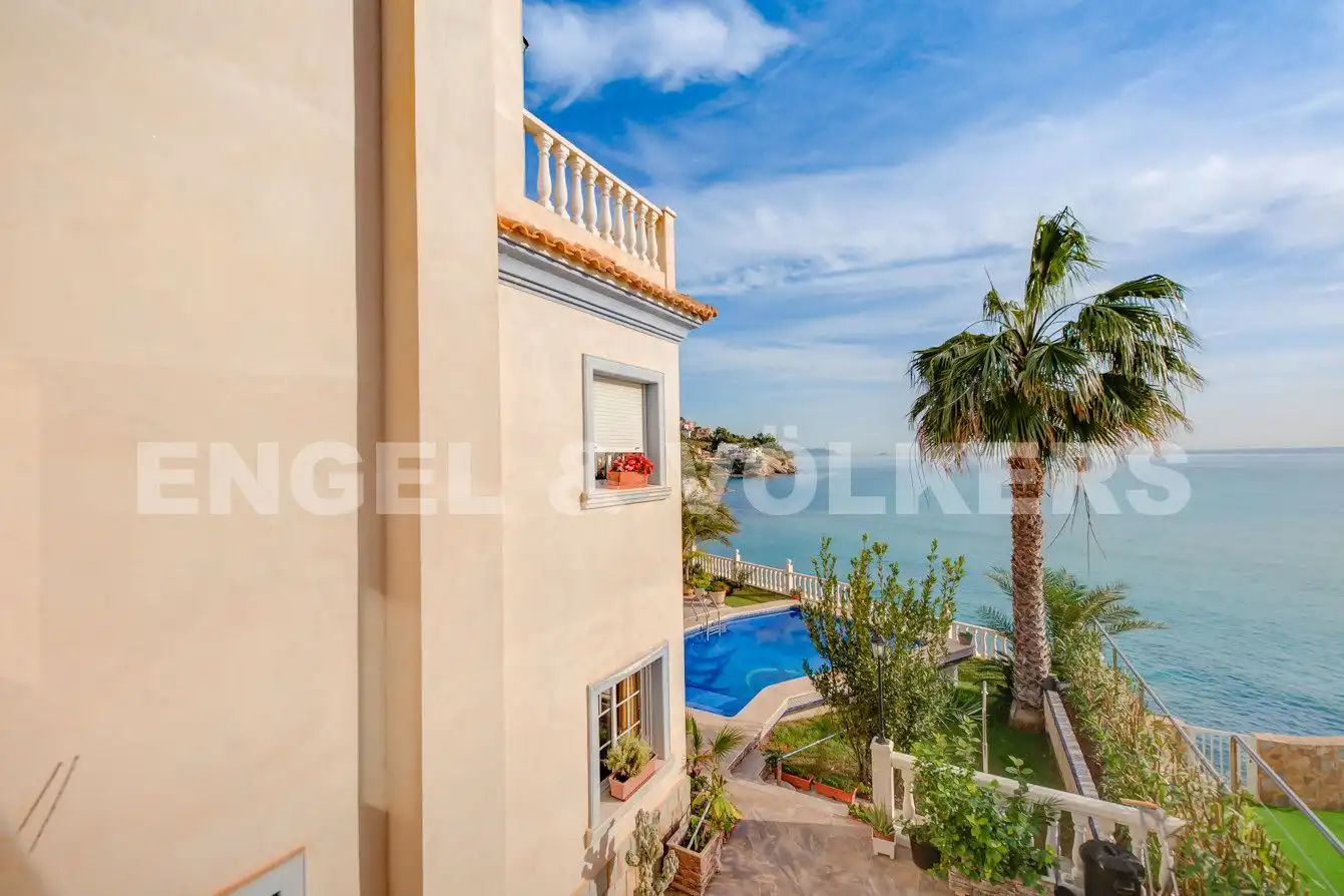 Exterior view of Houses for sale in El Campello  with Air Conditioner, Private garden and Terrace