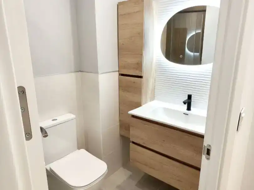 Bany de Pis en venda en Soria Capital  amb Parquet i Traster