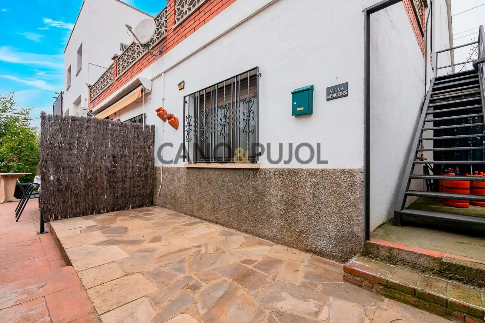 Exterior view of Buildings for sale in Rubí