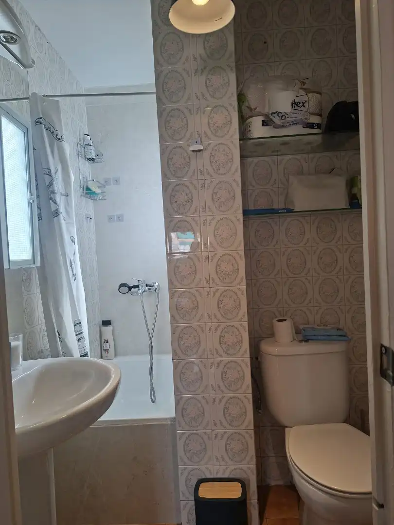 Bathroom of Attic for rent in Granada  with Air Conditioner, Heating and Terrace