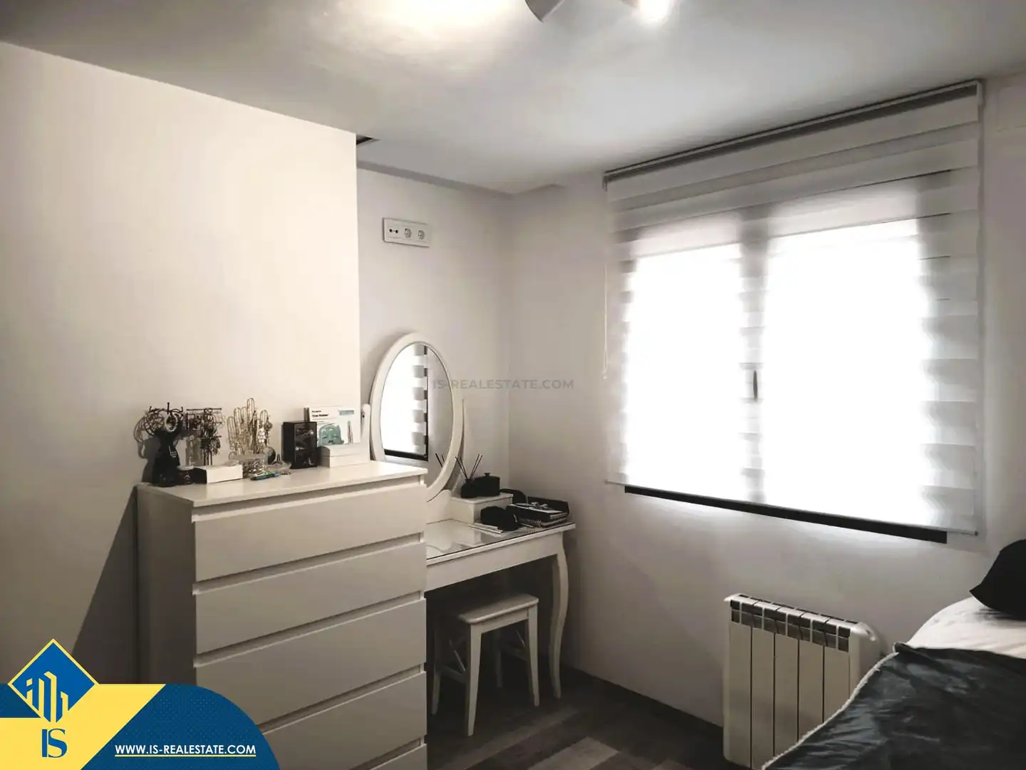 Habitación de Dúplex en venta en Orihuela con Terraza, Amueblado y Piscina comunitaria