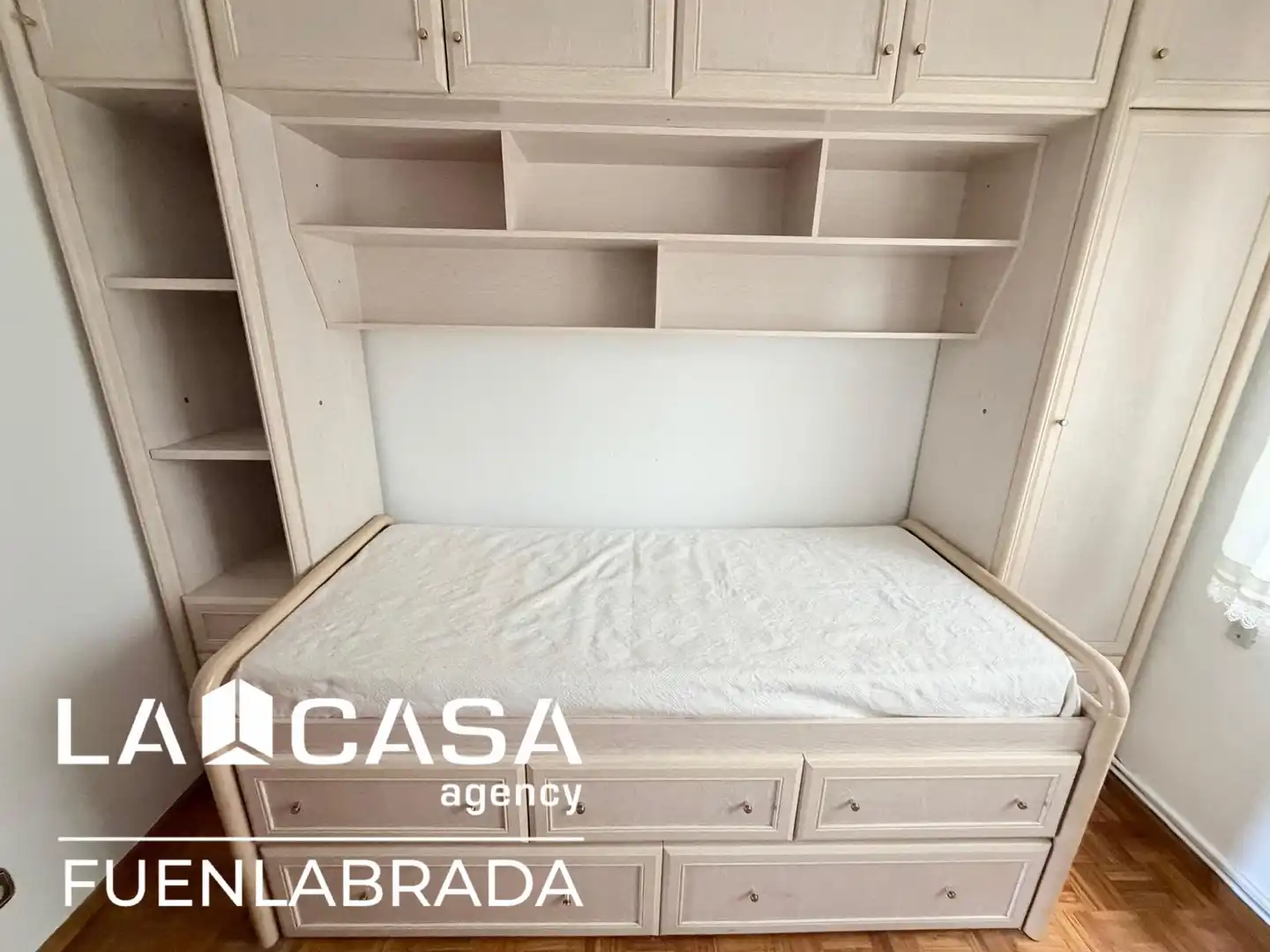 Dormitori de Pis en venda en Madrid amb Calefacció, Terrassa i Traster