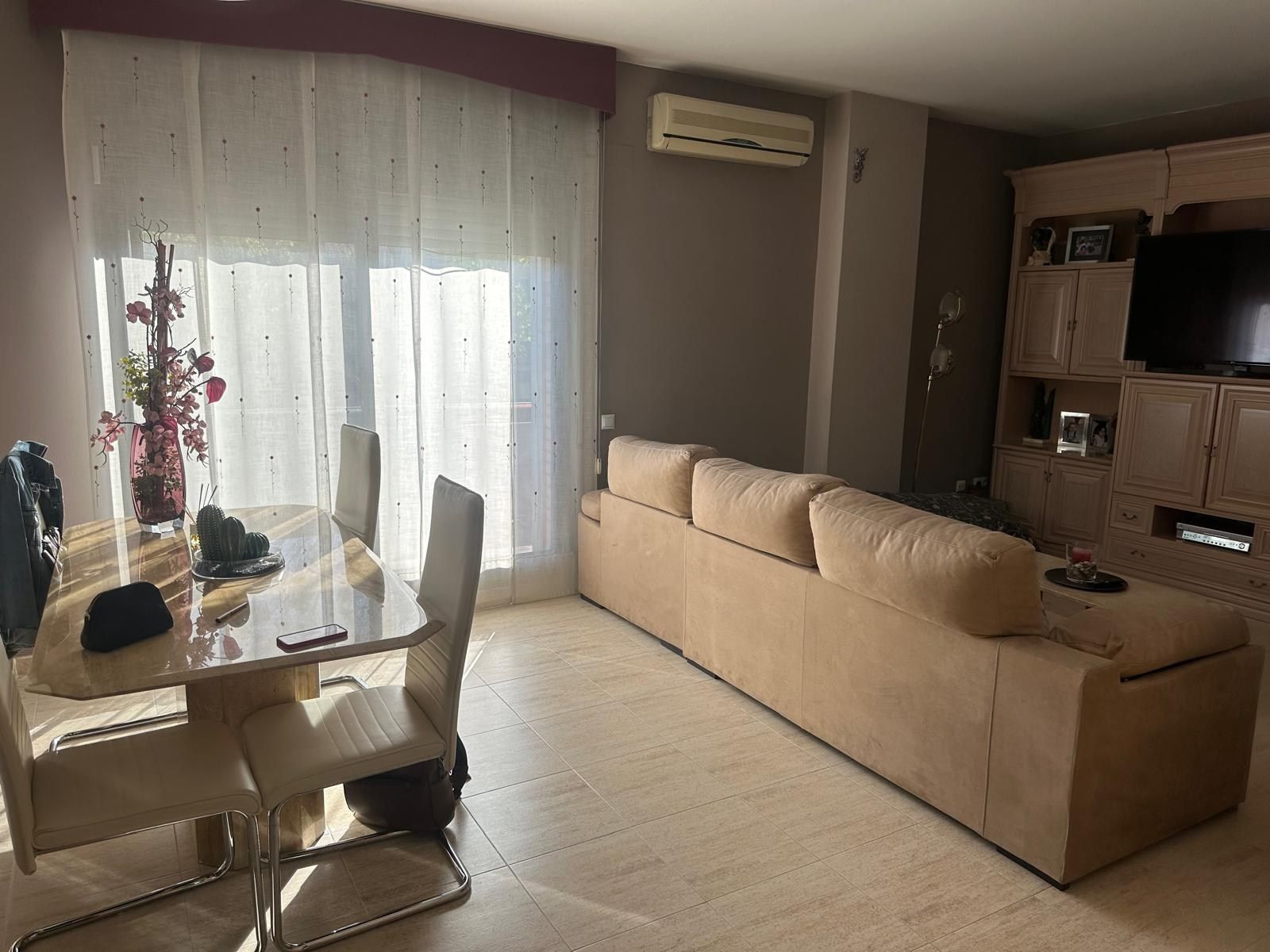 Sala d'estar de Dúplex en venda en Ripollet amb Aire condicionat, Calefacció i Terrassa