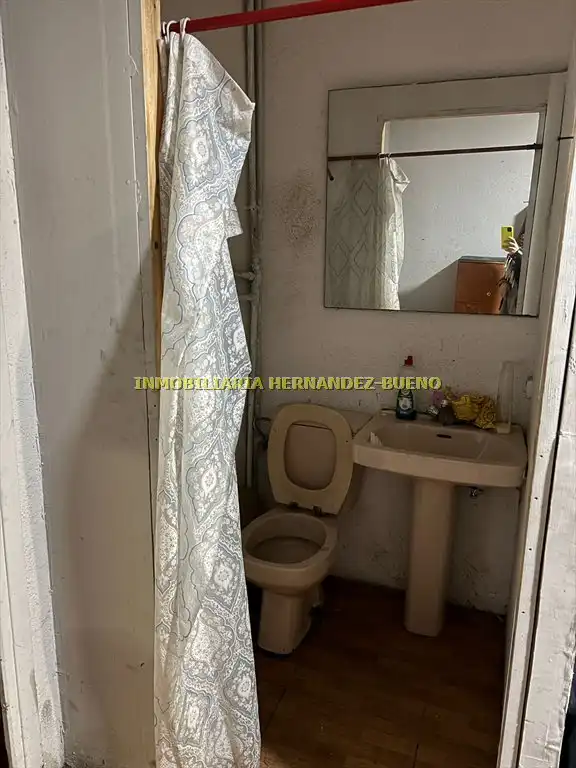Baño de Local en venta en Salamanca