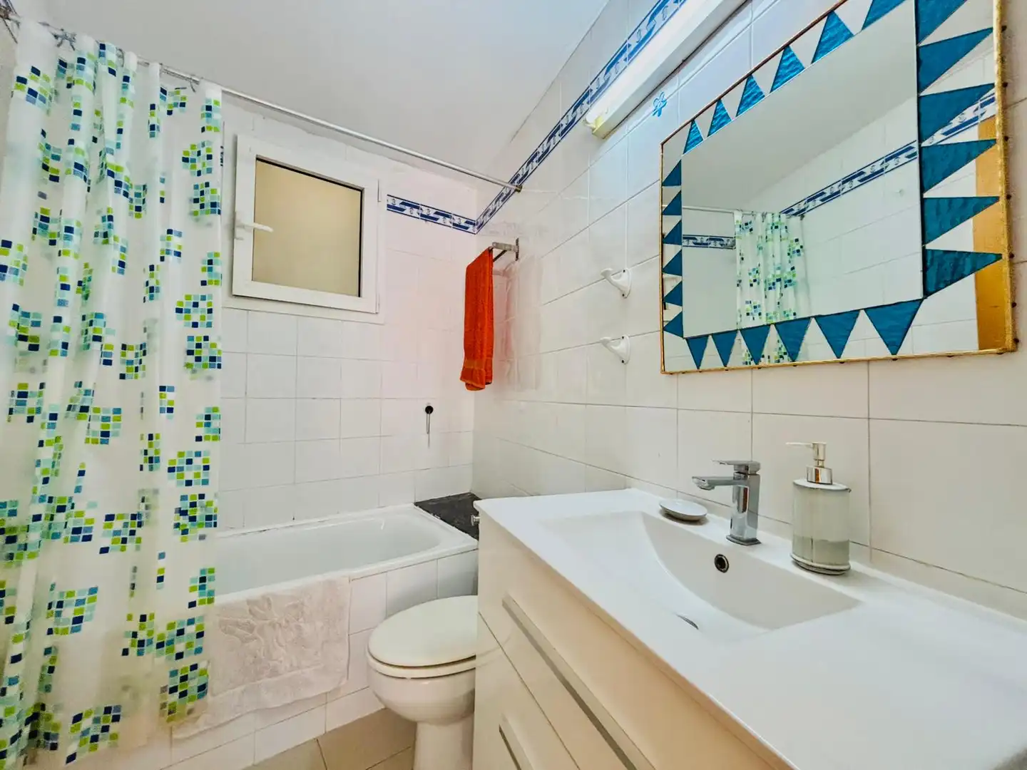 Badezimmer von Wohnung zum Verkauf in Barcelona mit Klimaanlage, Heizung und Möbliert
