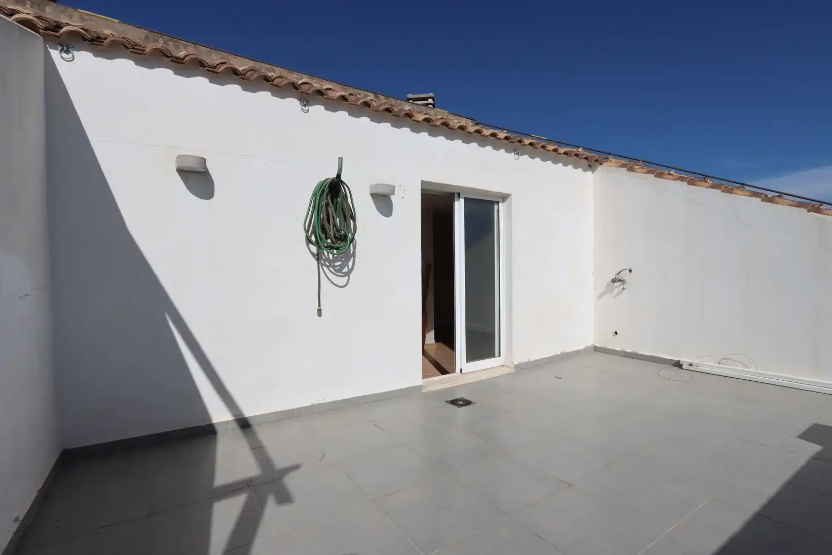 Terraza de Ático en venta en La Pobla de Vallbona con Calefacción, Terraza y Trastero