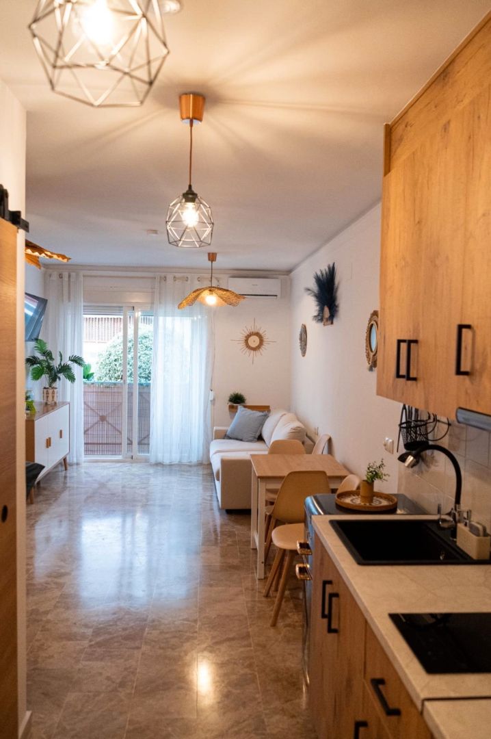 Vista exterior de Estudi en venda en Torremolinos amb Aire condicionat, Calefacció i Rentadora