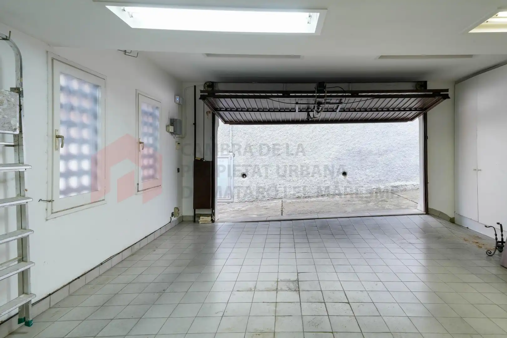 Vista exterior de Casa o xalet en venda en Mataró amb Aire condicionat, Calefacció i Jardí privat