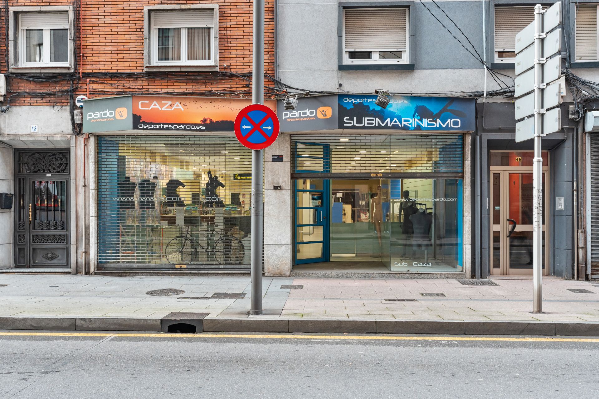 Local en venta en Avilés con Amueblado, Internet y Alarma