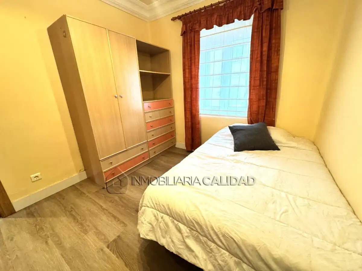 Schlafzimmer von Wohnung zur Miete in Burgos mit Heizung und Möbliert