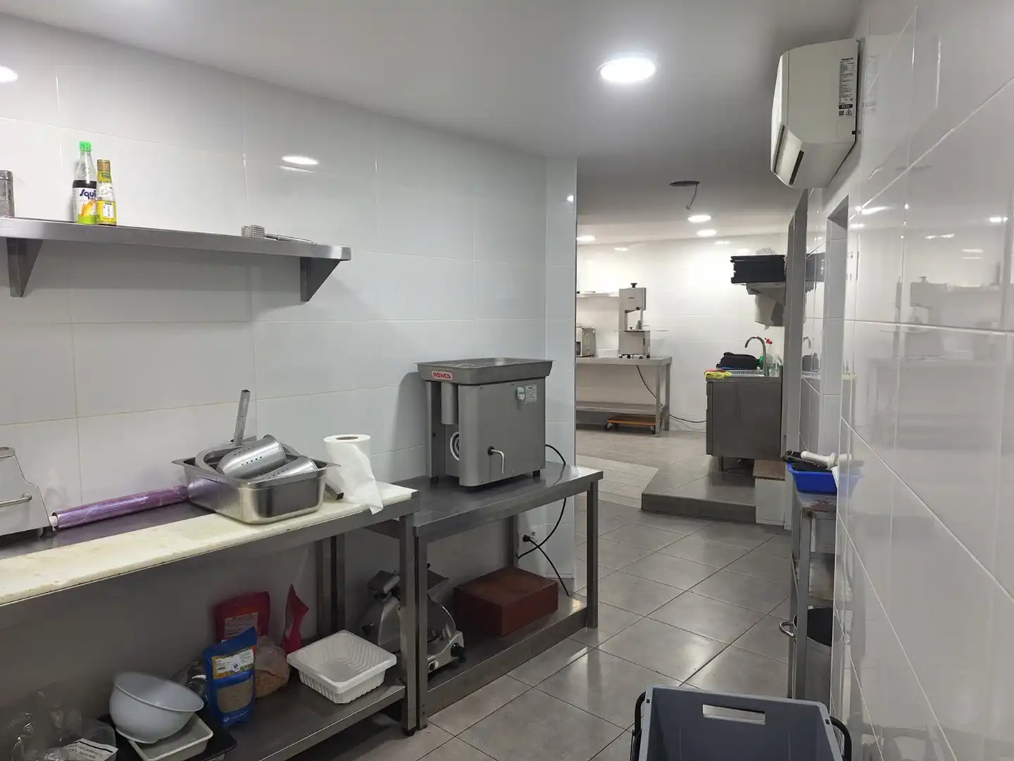 Business premises for transfer in Sants - Montjuïc, imagen 7