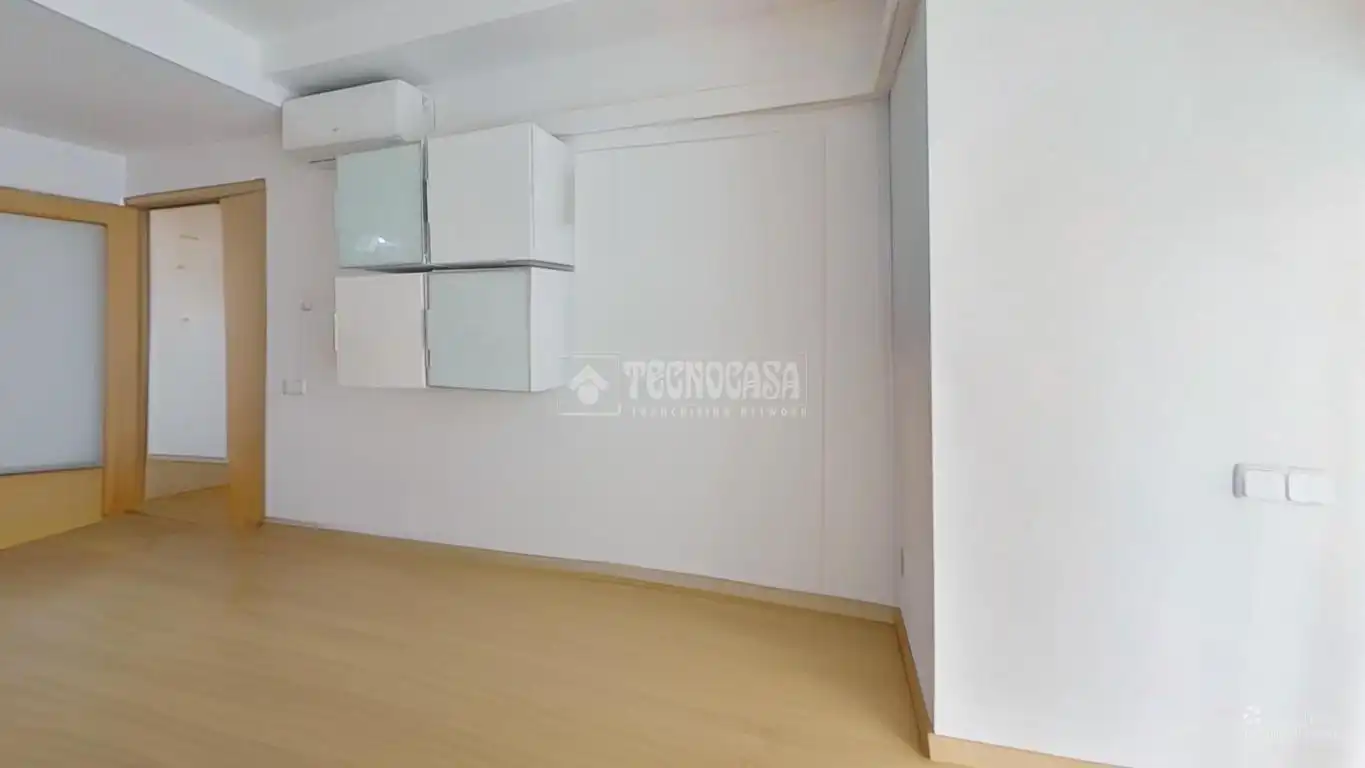 Dormitori de Pis en venda en Sabadell amb Aire condicionat, Parquet i Moblat