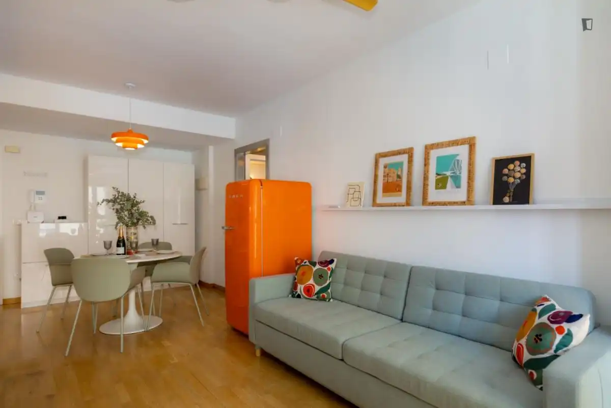 Sala d'estar de Apartament de lloguer en Valencia amb Aire condicionat, Moblat i Forn