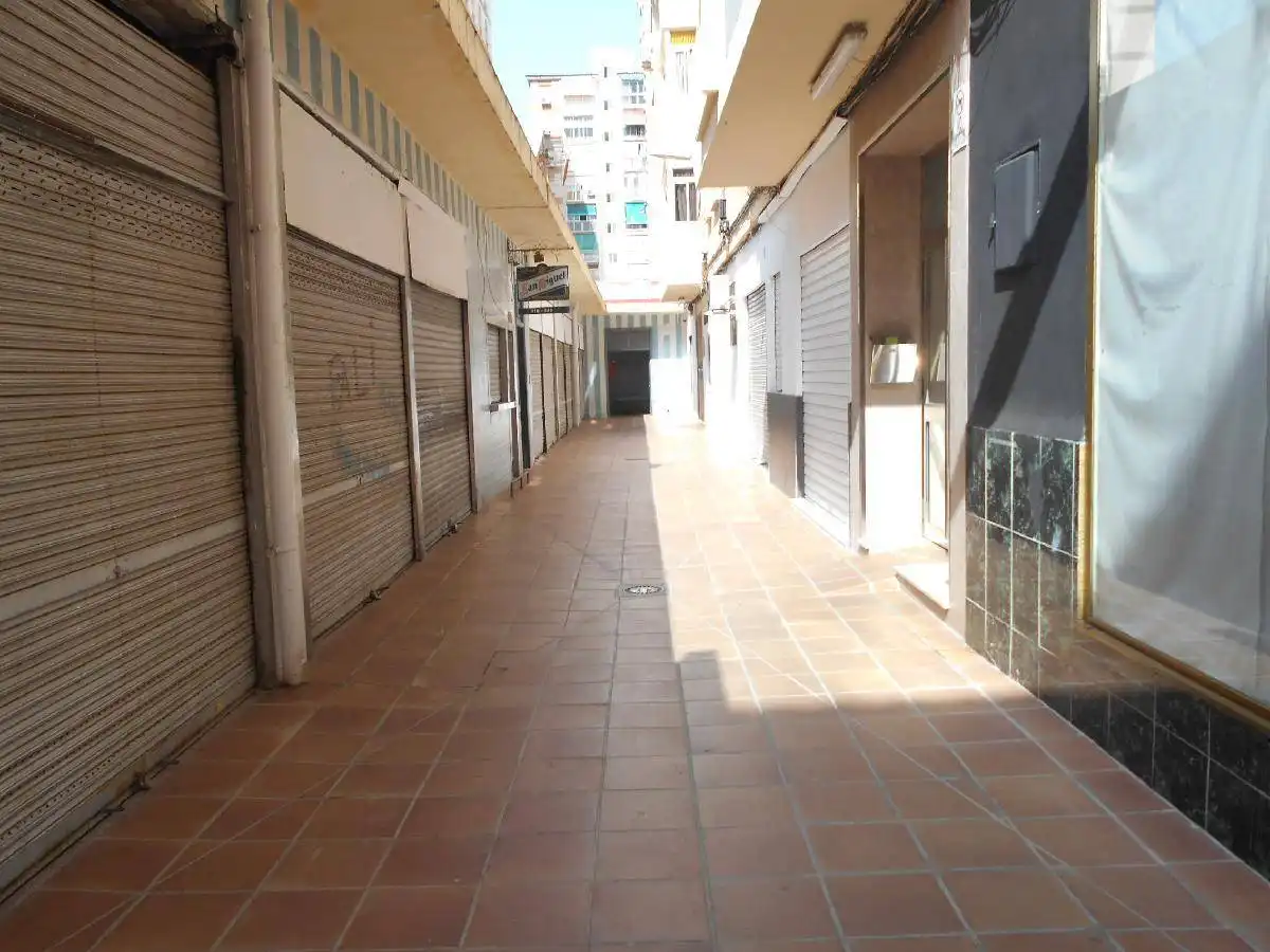 Locale commerciale in vendita a Cruz de Humilladero, imagen 5